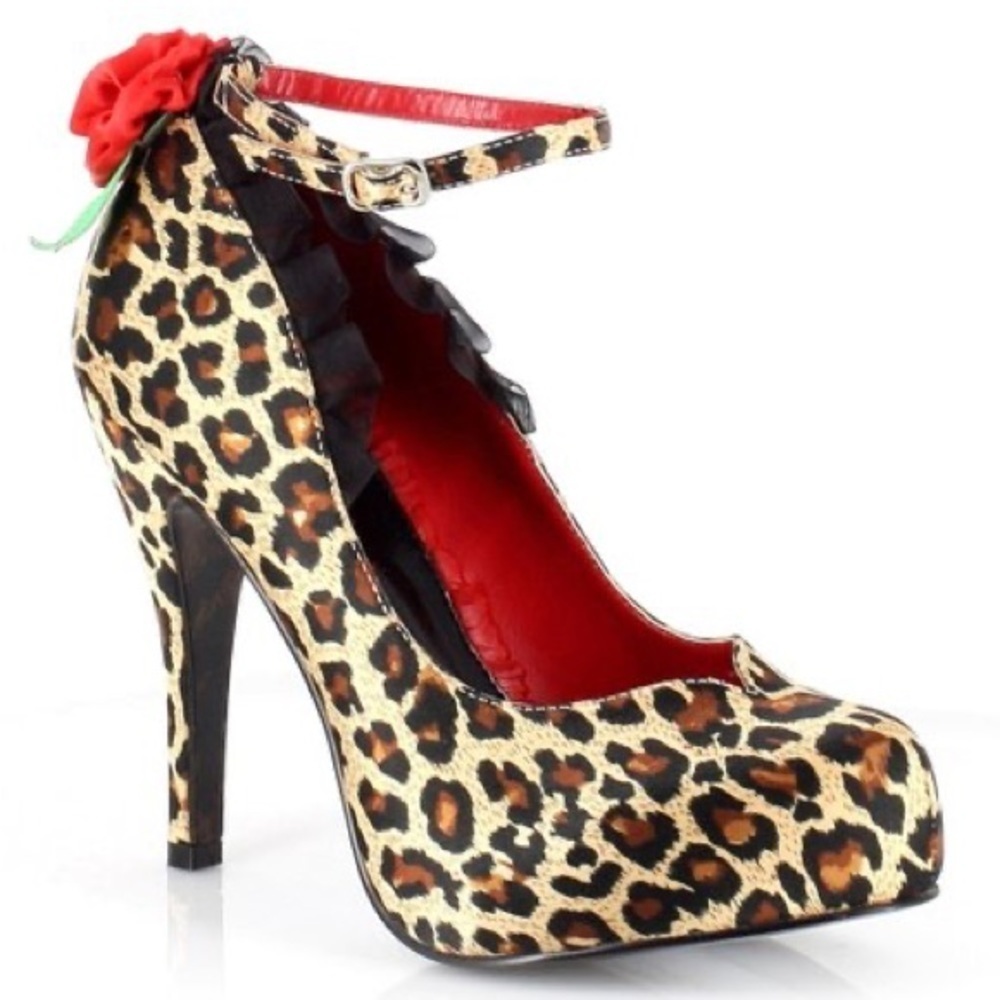 Bettie Page Leopard Huntress Pump, Size 6, EUC